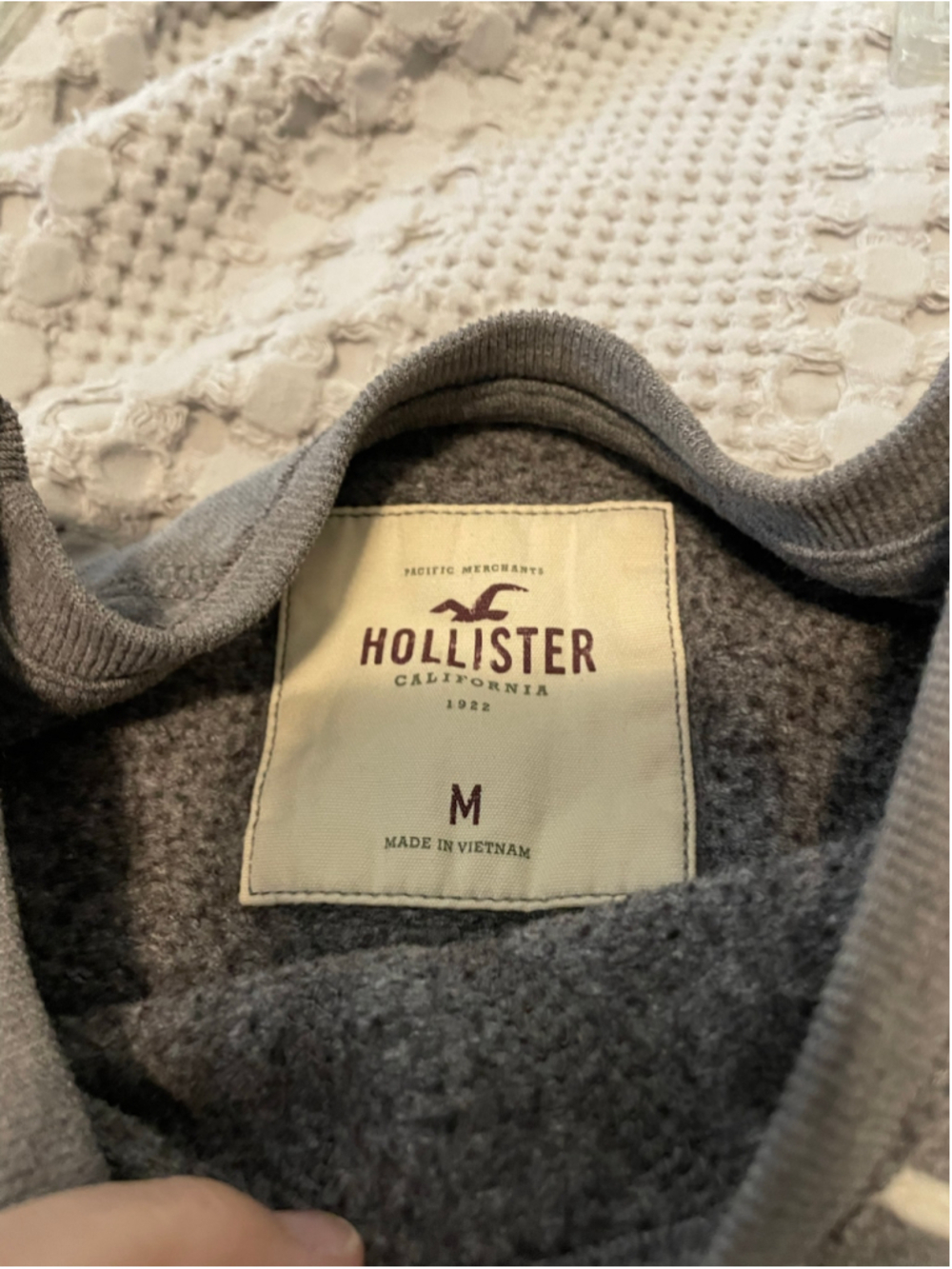 Women's Hollister Wave Rescue Sweatshirt Grey White Size M - Picture 2 of 3
